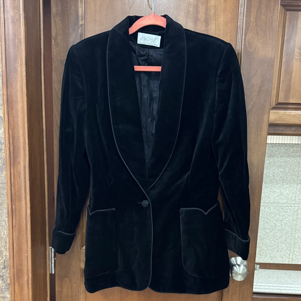Fabulous Lord & Taylor Black Velvet Women's Blazer